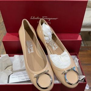 Brand New Salvatore Ferragamo Ena Flats